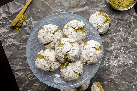Matcha Amaretti Cookies
