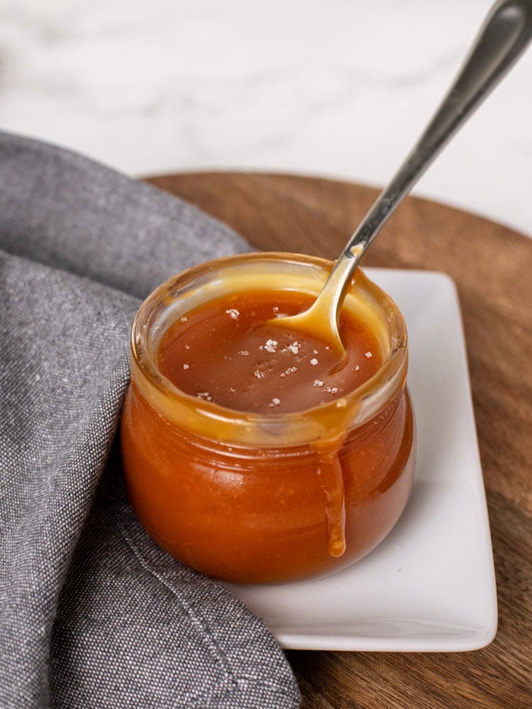 Very Easy Salted Butter Caramel (4 ingredients) - Lilie Bakery